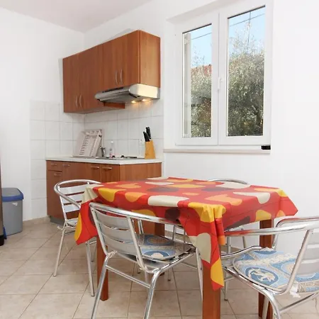 - Diklo 5794a Διαμέρισμα Ζαντάρ